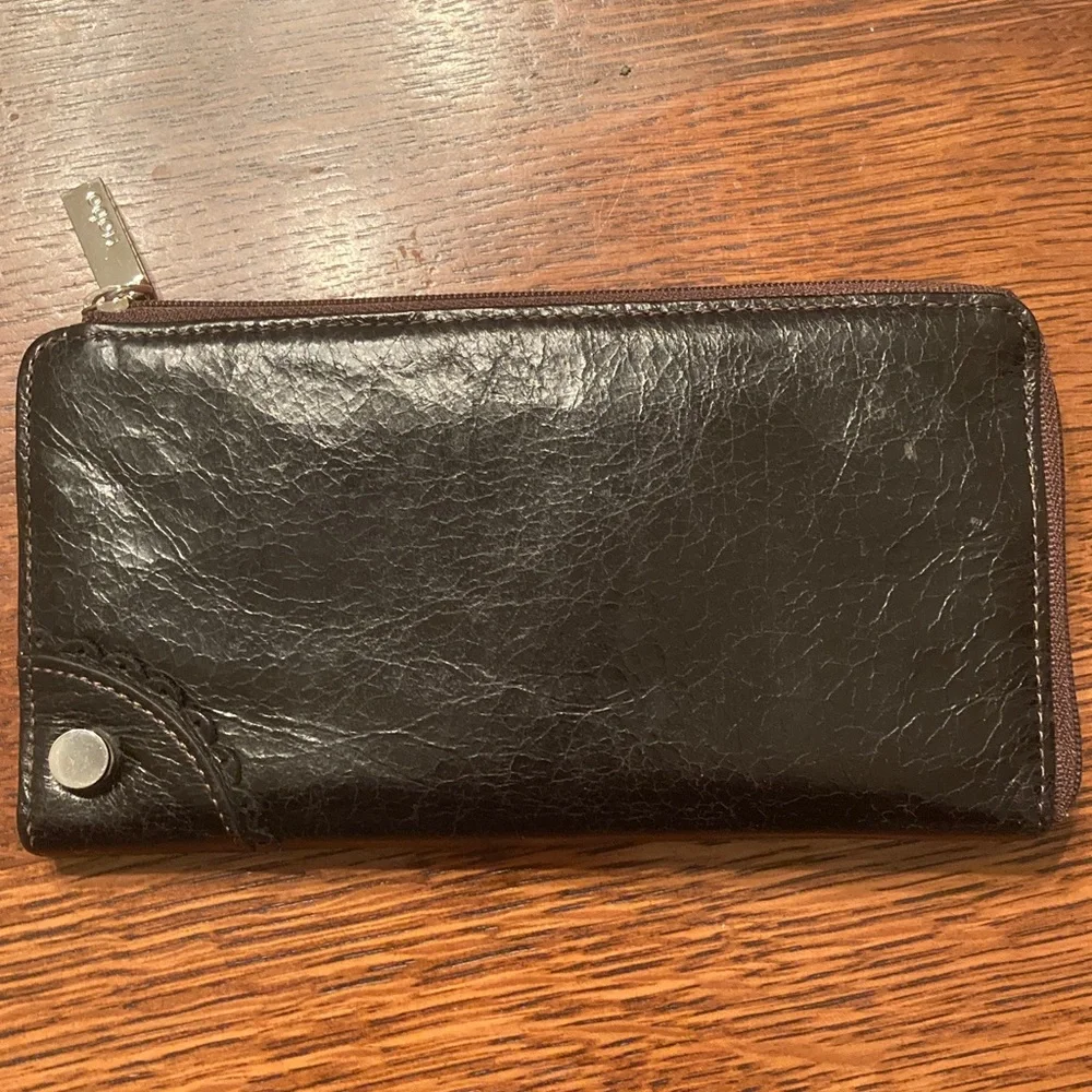 HOBO Dark Brown Leather Wallet with Zipper holds lots of cards. Side zip too. - Picture 2 of 14